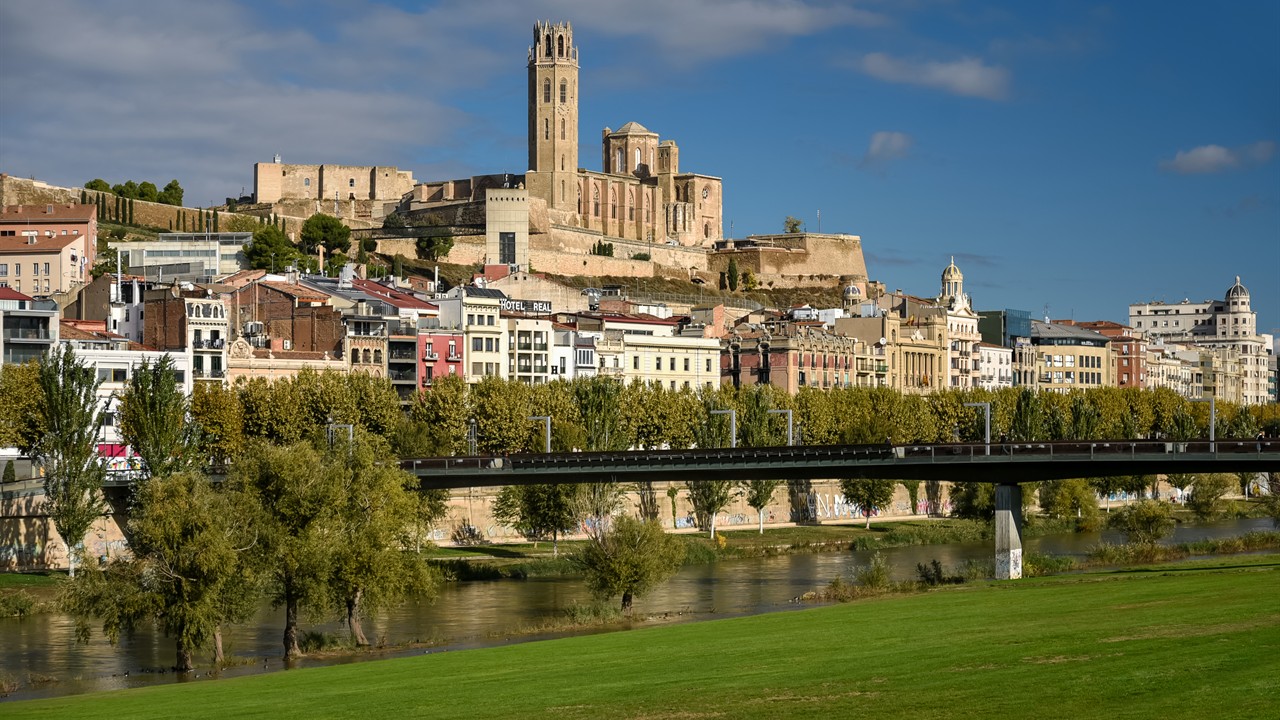 Taxi en Aeropuerto de Lleida-Alguaire - Taxi oficial AMB 24h
